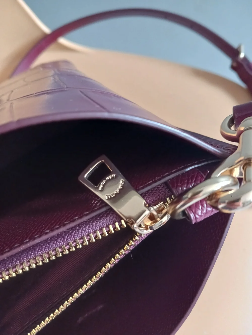 Coach Mollie Crocodile Embossed Red Wine Tote Bag, Crossbody Bag - Picture 11 of 13